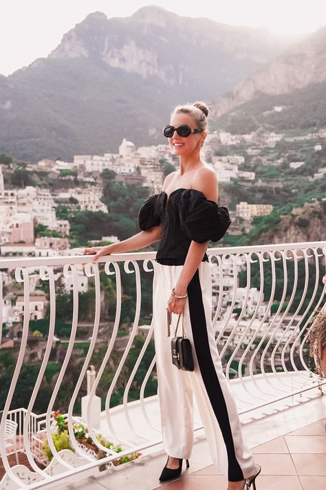 These 20+ Italy Outfits Will Have You Dreaming of an Italian Summer Getaway Busbee Style, Italy Fits, Italian Theme, Trends 2025, Event Trends, 2024 Aesthetic, Packing Clothes, Leg Pants Outfit, Summer Basics