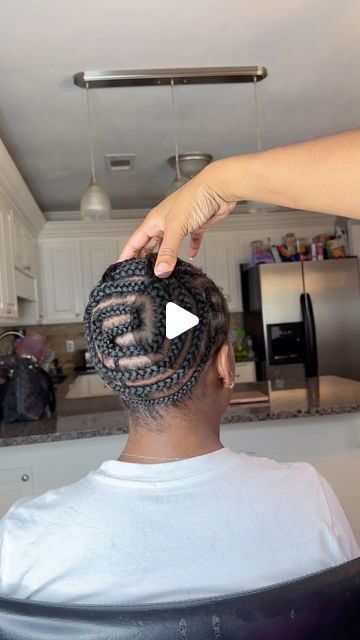 Crochet Twist Styles, Box Braids Shaved Sides, Curly Box Braids, Crochet Braids Hairstyles Curls, Braids In The Front Natural Hair, Short Crochet Braids, Boho Braided Hairstyles, Crochet Curls, Box Braids Crochet