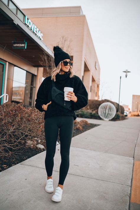 Gift Ideas for Her from lululemon Comfy Athletic Outfits Fall, Sporty Winter Outfits, Winter Athleisure Outfits, Fall Aesthetic Outfits, Fall Outfits For Women, Full Outfits, Fall Trends Outfits, Lululemon Outfits, Gift Ideas For Her