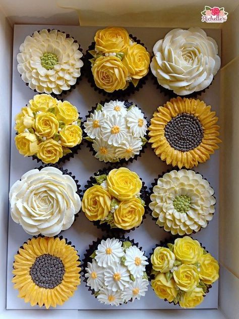 Yellow Floral Cupcakes, Flower Icing Cupcakes, Piping Cake Designs, Autumn Cupcakes Decoration, Aesthetic Cupcakes, Manage Social Media, Spring Cupcakes, Flower Cupcake, Express Emotions