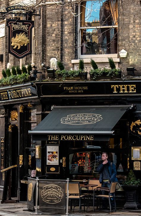 The Porcupine Pub - Shaftesbury Avenue (Sony Alpha A99 & 2… | Flickr Bar Deco, British Pub, London Pubs, Pub Signs, Shop Fronts, London Town, Little Italy, Central London, England Uk