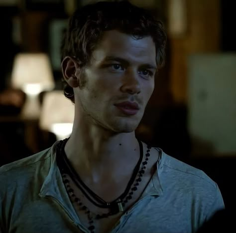 #klaus #klausmikaelsonedit #tvd Klaus Vampire, Klaus Michaelson, Tvd Boys, Klaus Tvd, Tvd Men, Klaus The Originals, Niklaus Mikaelson, Flipagram Instagram, Vampire Diaries Movie