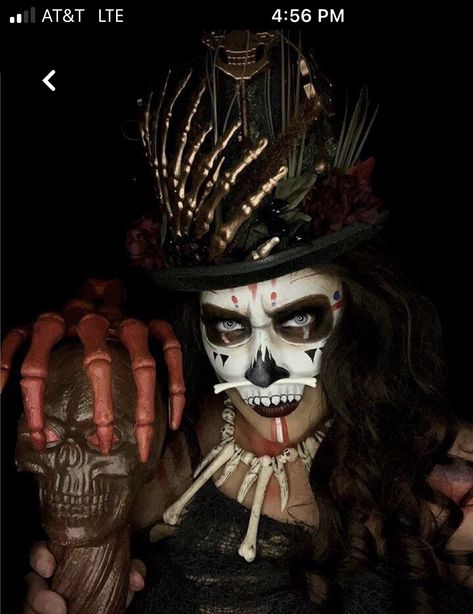 Voodoo Top Hat, Witches Makeup, Voodoo Priestess Costume, Voodoo Makeup, Voodoo Costume, Halloween Maquillage, Voodoo Priest, Voodoo Halloween, Voodoo Queen