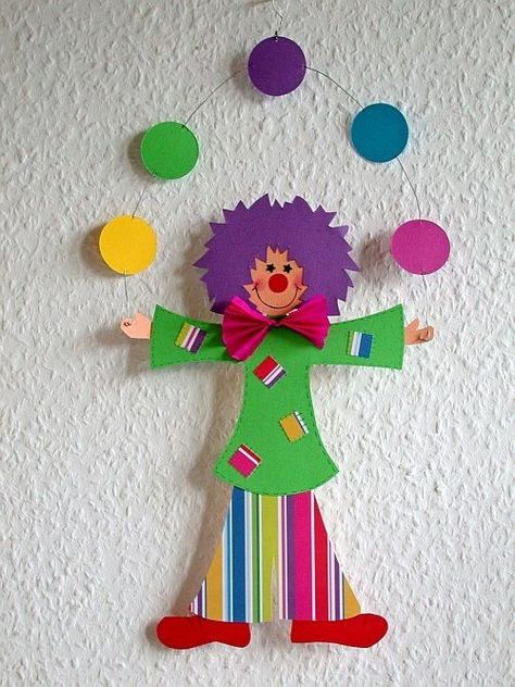 Paper Clown Decoration | This whimsical clown is a great craft project for little ones! Circus Theme Crafts, Clown Decorations, Free Craft Templates, Clown Crafts, Carnival Crafts, Circus Crafts, Craft Templates, Handprint Crafts, A Clown