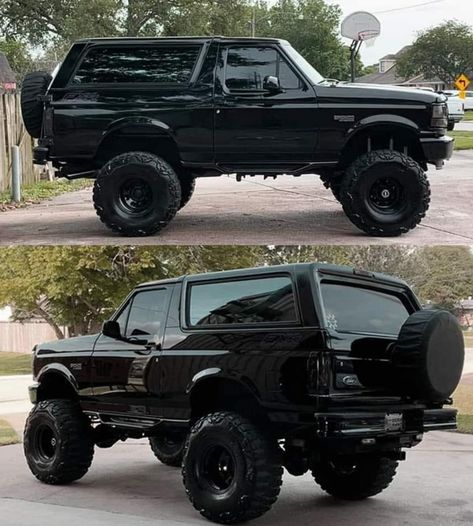 Ford Freaks - Blacked Out Bronco 💨 Blacked Out Bronco, 1968 Ford Mustang Fastback, Bronco Truck, Big Ford Trucks, Chevy Traverse, Classic Ford Broncos, Black Truck, Old Ford Trucks, Jacked Up Trucks