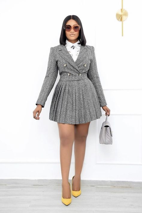 Official Dresses Classy Work Outfits Professional Women, Office Dresses For Women Work Attire Business Professional, Cooperate Outfits For Women, Trendy Outfits Street Style, Fall Professional Outfits, Outfits Women Casual, Stylish Business Outfits, Classy Short Dresses, Golden Coast