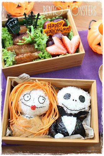 Jack and Sally Bento Fun Food Presentation, Christmas Bento, Halloween Bento, Bento Inspiration, Kawaii Bento, Space Food, Bento Ideas, Going Vegetarian, Halloween 3