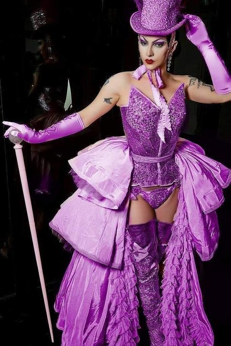 Violet Chachki Fashion, Purple Burlesque Costume, Vegas Costume Ideas Casino Night, Purple Burlesque, Burlesque Theme Party, Outfits Extra, Moulin Rouge Costumes, Burlesque Theme, Cabaret Costume