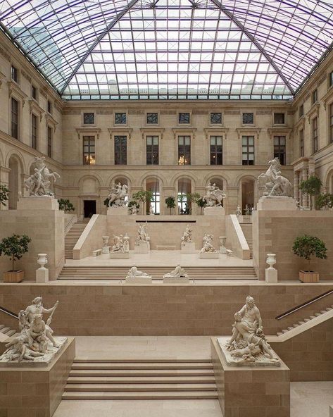 Louvre Museum Interior, Paris Interiors, Paris Aesthetic, Louvre Paris, Louvre Museum, Dream Holiday, Light Academia, Paris Travel, France Travel