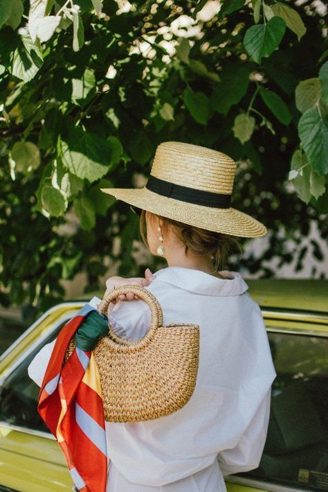 Cute Mini Bags, Balloon Sleeve Shirt, Peg Trousers, Classic White Shirt, Summer Vacation Outfits, Wicker Bags, Rattan Bag, Raffia Bag, Outfits With Hats