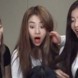 yunjin meme Funny Lesserafim Pics, Yunjin Funny Face Face, Yunjin Funny Face Pics, Yunjin Funny Face Icons, Huh Yunjin Funny Face, Yunjin Lesserafim Funny, Lesserafim Memeable, Huh Yunjin Funny, Le Sserafim Funny Pics