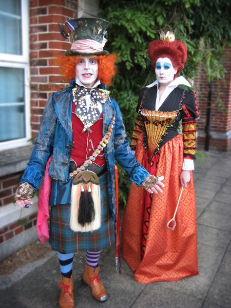 Mad Hatter and Red Queen Matt Hatter, Queen Of Hearts Costume, Alice In Wonderland Theme, Halloween Costumes Makeup, Halloween 2024, Red Queen, Costume Makeup, Queen Of Hearts, Mad Hatter