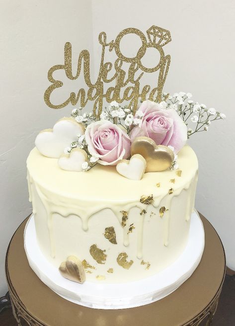 Engagement cake with flowers and sugar cookie hearts! Cake Decorating Engagement, Cake Ideas For Engagement, Engagement Cakes 1 Tier, Engagement Cake Designs Simple 1 Tier, White And Gold Engagement Cake, Nikah Cake Ideas, Small Engagement Cake, Engagement Cupcake Ideas, Engagement Cake Designs Classy