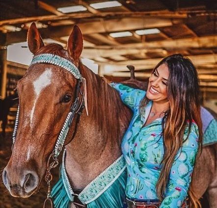 Fallon Taylor😎 Fallon Taylor Barrel Racing, Fallon Taylor, Cute Western Outfits, Aqha Horses, Female Horse, Western Horses, Cowgirl Pictures, Horse Care Tips, Pinto Horse