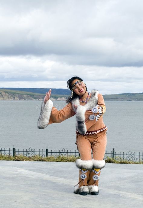 Chukchi Clothing, Dancing Woman, Woman Stock Photo, Woman Dancing, Indigenous Art, East Asia, Sioux, North East, Stock Images Free