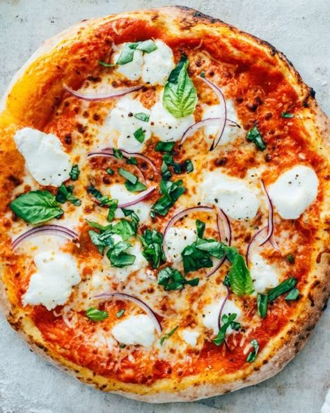 Ooni Pizza Oven Recipes, Ooni Pizza Dough, Goat Cheese Pizza Recipes, Pizza Ooni, Italian Spritz, Ooni Pizza Oven, Recipe For Pizza, Cheese Pizza Recipe, Ooni Pizza