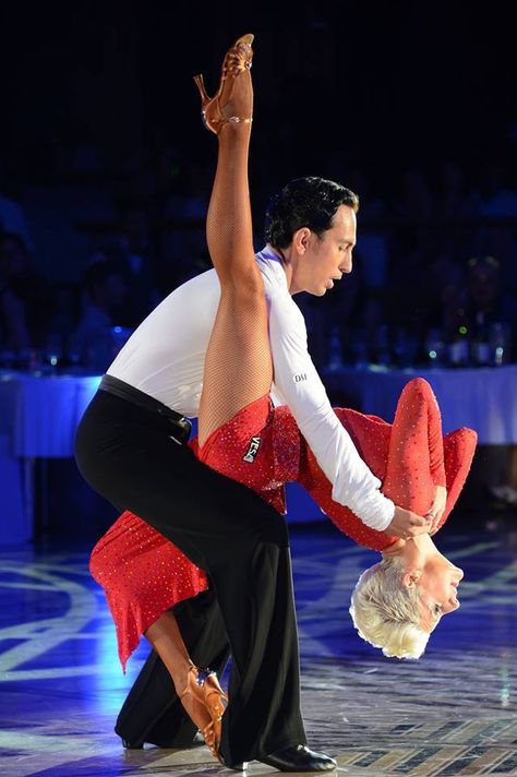 Rumba - Encyclopedia of DanceSport Types Of Ballroom Dances, Rumba Dance, Trip The Light Fantastic, Dance Dance Dance, Dancer Photography, Ballroom Competition, Tango Dancers, Dance Images, Ballroom Dance Latin