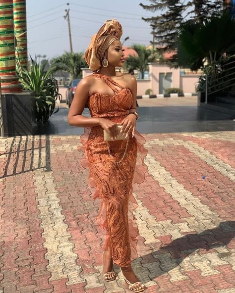 AsoebiAfrica® on Instagram: “Only looking towards Beautiful things this year💅👑 @adeshayoprincess” Aso Ebi Lace, Aso Ebi Lace Styles, Nigerian Dress, Stylish Naija, Nigerian Lace Styles Dress, Nigerian Lace Styles, African Lace Styles, To Start A Conversation, Lace Gown Styles