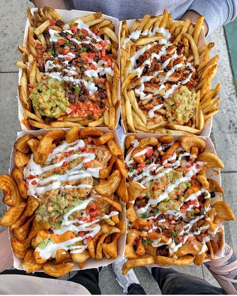 Loaded Fries Recipe, Sick Food, Extreme Food, Franchise Food, Loaded Fries, Tacos And Burritos, Quick Recipes Snacks, Food Projects, Yummy Comfort Food