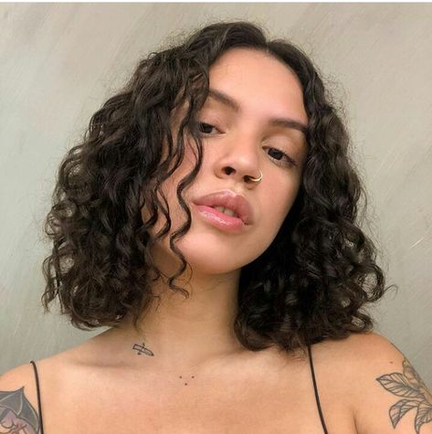 Hair Tumblr, Short Wavy Haircuts, Natural Curly Hair Cuts, Oval Face Haircuts, Wavy Haircuts, Short Curly Haircuts, Haircuts For Wavy Hair, Beautiful Curly Hair, Haircuts For Curly Hair