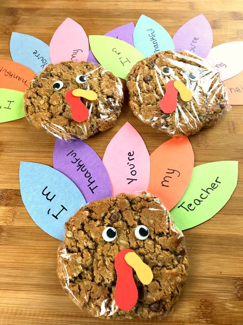 Oatmeal Pie Turkey Craft, Thanksgiving Feast For Preschoolers, Class Thanksgiving Feast, Turkey Themed Snacks For Kids, Turkey Kids Snacks, Thanksgiving School Treats, Thanksgiving Turkey Cookies, Preschool Thanksgiving, Fall Worksheets