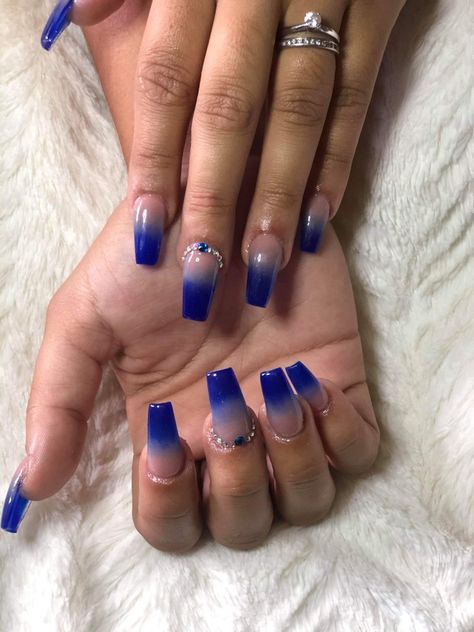 Blue Fade Nails, Dark Blue Ombre Nails, Royal Blue And Black Nails, Royal Blue Ombre Nails, Royal Blue Nail Art, Royal Blue Nails Designs, Sally Nails, Mom Nails, Faded Nails