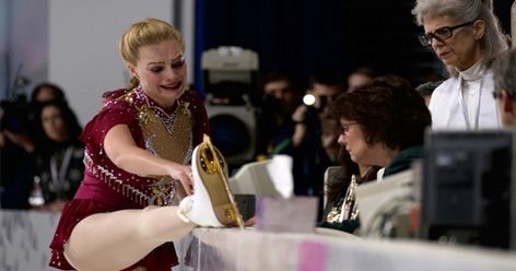 Stars Insider's Must-See Biopics About Iconic Women in Crisis I Tonya, Tonya Harding, Oscar Winning Movies, Girl Film, I Love Cinema, Movie Shots, Girl Movies, The Best Films, Film Set