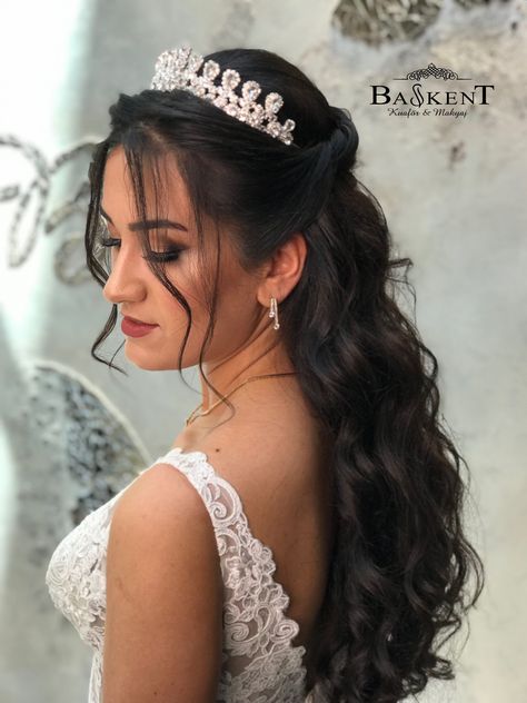 Elegant Crown Braids and Updos Bridal Hair Half Up Half Down, Bridal Hair Half Up, Wedding Hairstyles With Crown, Wedding Tiara Hairstyles, Quince Hairstyles With Crown, Short Homecoming Hair, Bridal Hair Buns, Curly Wedding Hair, Quinceanera Hairstyles