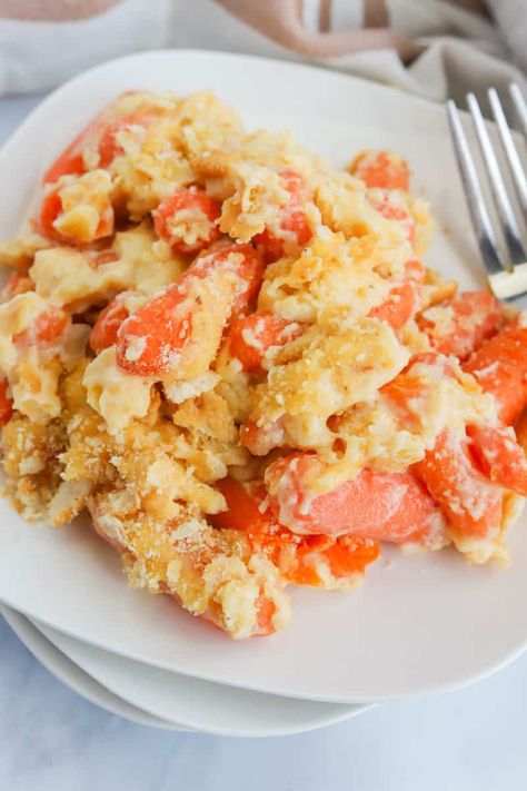 Carrot Casserole served on stacked white plates. Sheapards Pie, Cheese Carrots, Carrot Casserole, Easy Baked Spaghetti, Crockpot Ribs, Steamed Carrots, Twice Baked Potatoes Casserole, Lasagna Ingredients, Turkey Meatloaf