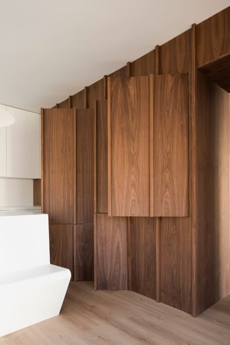 Walnut Millwork, Warehouse Apartment, Timber Walls, Joinery Details, Hal Decor, Timber Panelling, Wardrobe Design, Closet Design, Blue Lagoon