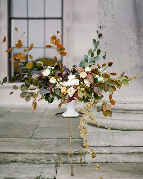 21 Compote Centerpieces That'll Upgrade Your Reception Tables Chocolate Cosmos, Antique Garden, Reception Centerpieces, Flowers Arrangements, Countryside Wedding, Trendy Flowers, Garden Roses, 50th Wedding, Wedding Weekend