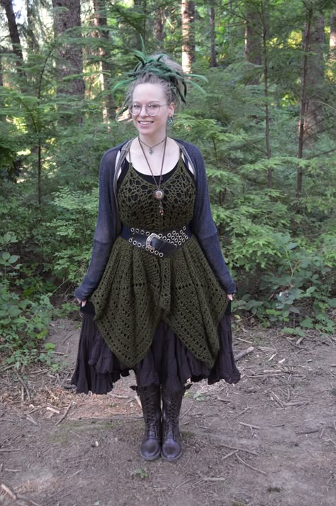 Crochet Ren Faire Costume, Ren Faire Outfits Crochet, Crochet For Ren Faire, Ren Fest Crochet, Alt Knitting Patterns, Fantasy Crochet Clothes, Renn Faire Crochet, Crochet Costume Women, Ren Fair Crochet