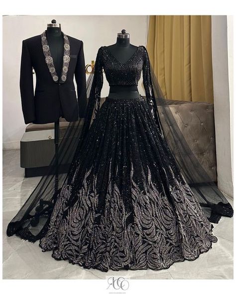 Twinning Outfits For Bride And Groom, Wedding Reception Lehenga For Bride, Reception Dress For Bride And Groom, Bride Dress For Reception, Indian Wedding Reception Outfit Couple, Bridal Dress For Reception, Couple Twinning Outfits Indian, Wedding Reception Dress For Bride Indian, Wedding Dress Ideas Indian