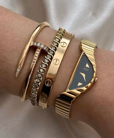 Heal Myself, Vintage Seiko Watches, Dope Jewelry Accessories, Expensive Jewelry Luxury, Everyday Bracelet, Luxe Jewelry, Jewelry Accessories Ideas, Dope Jewelry, Classy Jewelry