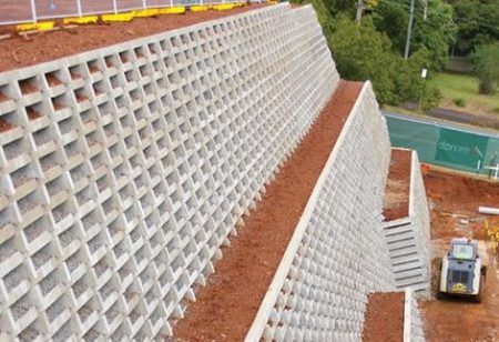 Retaining Wall On A Slope, Steep Hillside Landscaping, Gravity Retaining Wall, Interlocking Concrete Blocks, Retaining Wall Construction, Retaining Wall Ideas, Gabion Retaining Wall, Wall Types, Crib Wall