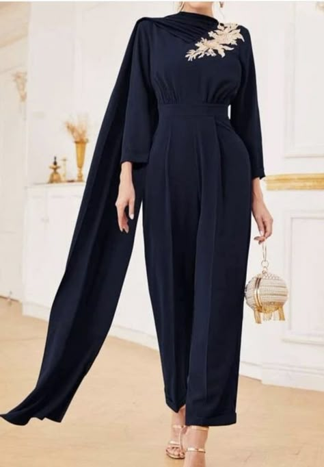 Simple Hijab Soiree Outfit, Hijab Jumpsuit Party, Jumpsuit Outfit Wedding Hijab, Soiree Jumpsuits For Hijab, Soiree Outfits For Hijab, Soiree Jumpsuits, Grad Outfit Ideas, Graduation Jumpsuit, Jumpsuit Outfit Wedding