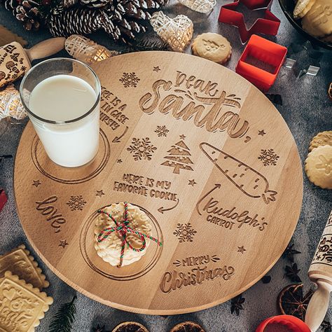 Christmas Delicacies, Gifts Under The Christmas Tree, Engraved Christmas Gifts, Pizza Board, Jewelry Booth, Under The Christmas Tree, Laser Cut Wood Crafts, Laser Engraved Gifts, Laser Engraved Ideas