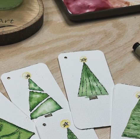 Watercolor Gift Tags Diy, Watercolour Christmas Tags, Watercolor Christmas Tags Diy, Watercolor Christmas Tags Simple, Christmas Tags Watercolor, Watercolour Gift Tags, Watercolor Tags, Watercolor Gift Tags Christmas, Christmas Watercolor Gift Tags