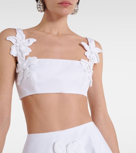 Floral-appliqué cotton poplin bra top in white - Valentino | Mytheresa Georges Chakra, Alexander Mcqueen Clothing, Valentino Clothing, Spring Knits, Crochet Fashion Patterns, Sewing Class, Fashion 2024, Fancy Sarees, Clothes Patterns