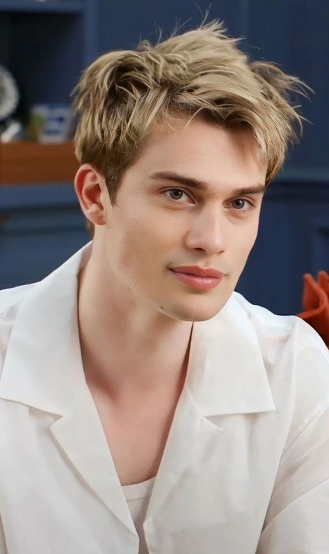 Blonde Actors Under 30, The Selection Characters, Good Long Hair, Nicolas Galitzine, Nick Galitzine, Duke Of Windsor, Prince Arthur, James D'arcy, Taylor Zakhar Perez