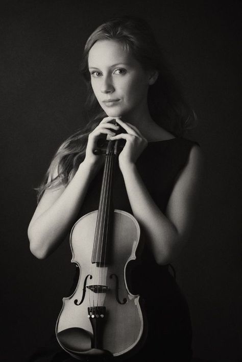 Violin Senior Pictures, Violinist Photography, Violin Recital, Violin Photography, Musician Portraits, Musician Photography, Classical Musicians, M K, Music Photo