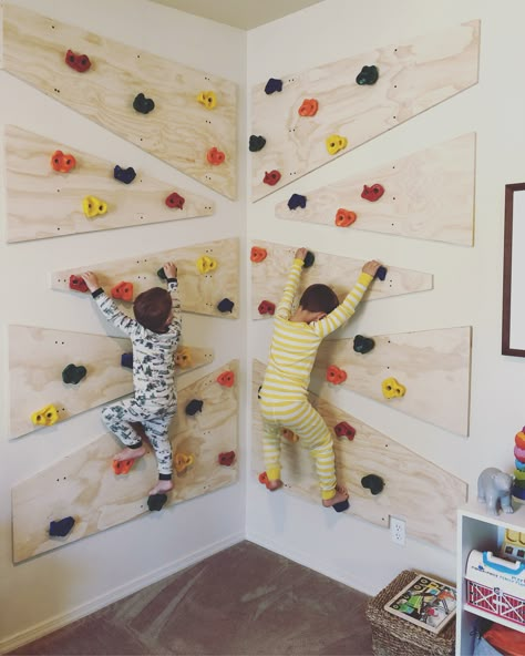 Indoor Rock Wall, Indoor Playroom, Basement Playroom, Boys Playroom, Kids Gym, Toddler Playroom, Kids Playroom Decor, Rock Climbing Wall, Playroom Design