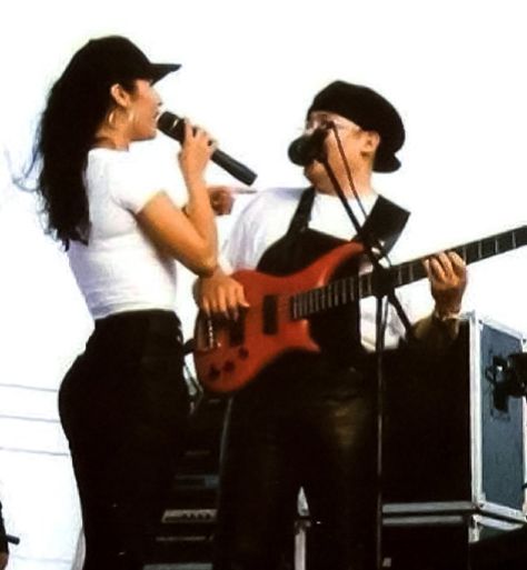 Selena Quintanilla Perez on Instagram: “Sel and A.B. 💖 #selenaquintanillaperez #selenaquintanilla #selena #quintanilla #selenalive #selena23 #selenavive #abquintanilla…” Selena Quintanilla Rare Photos, Ab Quintanilla, Selena Museum, Selena And Chris Perez, Selena Q, Tejano Music, Selena Quintanilla Perez, Outfits Retro, Queen Pictures