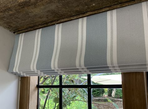 Homemade Roman Blinds, Diy Roman Blinds, Make Roman Blinds, Roman Blinds Tutorial, How To Make Blinds, Roman Blinds Bedroom, Roman Shades Living Room, Roman Blinds Kitchen, Roman Blinds Diy