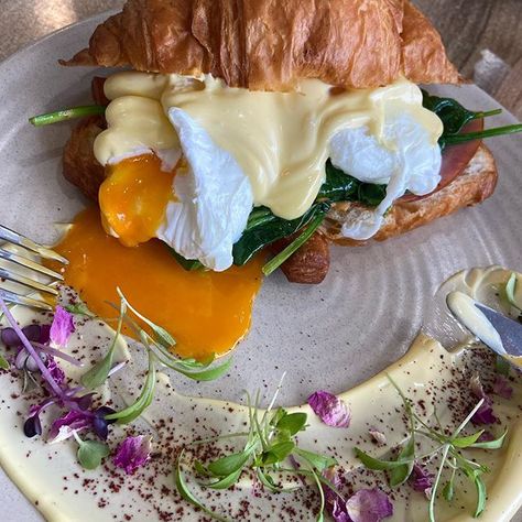 TURN DOWN FOR BRUNCH 😍 Food worth waking up early for! 🤤 However, if you wake up late Industrial Grind has an all-day menu available 😊 You might like to try the croissant Benedict, big brekky platter or the honey garlic salmon 😎|Industrial Grind Cafe, Arndell Park Shopping Centre|📸 Credit: @thelifeofmeimei @industrialgrindcafe #lickyourphone Eggs Benedict Croissant, Egg Benedict Croissant, Croissant Eggs Benedict, Croissant Benedict, Honey Garlic Salmon, Brunch Food, Garlic Salmon, Sydney Restaurants, Restaurant Marketing