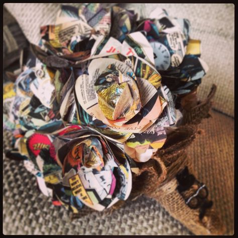 Paper flower Wedding Bouquet made from old Batman Comics Batman Bouquet, Batman Wedding Theme, Old Batman, Comic Wedding, Paper Flowers Wedding Bouquet, Comic Book Paper, Nerd Home, Paper Flower Wedding, Comic Book Wedding