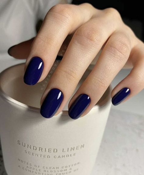 2024 Trends: Short Square Nails in Royal & Navy Blue - Elegant, Sparkle & Simple Designs for the New Year Money Nails, Blue Gel Nails, Kutek Disney, Manikur Kuku, Classy Nail Designs, Nagel Tips, Short Square Nails, Smink Inspiration, Casual Nails