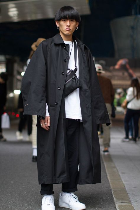 They Are Wearing: Tokyo Fashion Week Spring 2019 [PHOTOS] – WWD Tokyo Street Wear, Japan Style Man, Tokyo Mens Fashion, Japan Street Wear, Mens Japanese Fashion, Mens Minimalist Fashion, Japanese Male Fashion, Japanese Outfits Street Style Tokyo Fashion, Japanese Fashion Street