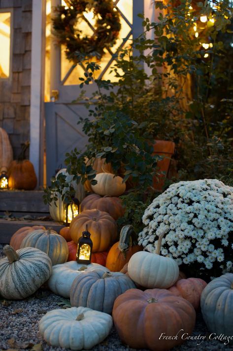 Beautiful Simple Autumn Potting Shed Decor - French Country Cottage Potted Mums, Summer Table Settings, Shed Decor, French Vintage Decor, Outdoor Living Rooms, Beautiful Patios, Stacked Pumpkins, Pumpkin Lights, Summer Tables