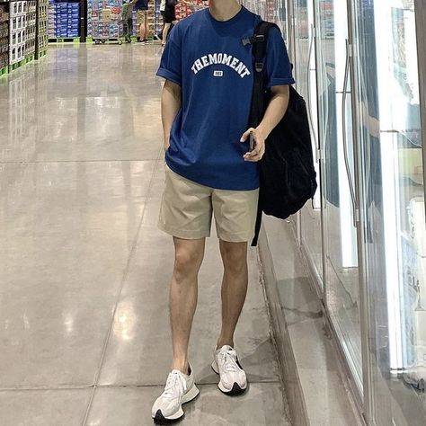 Simple Outfit For Men Shorts, Outfit Ideas Shorts Men, Summer Outfit Guys, Ootd Short Pants Men, Short Pants Outfit Men Street Styles, Korean Simple Outfits Men, Korean Men Outfit Casual Summer, Nb 327 Outfit Men, Men Shorts Outfit Casual Street Styles